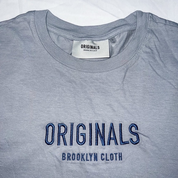 Brooklyn Cloth Originals Center Chest Tonal Embroidery Tee, Size L - Picture 3 of 9